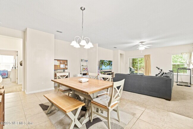 Foto del edificio - 300 Auburn Oaks Rd E