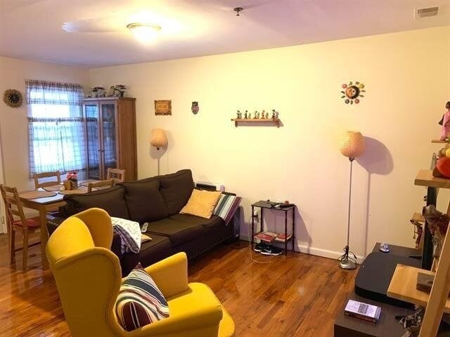 Photo - 524 4th St House