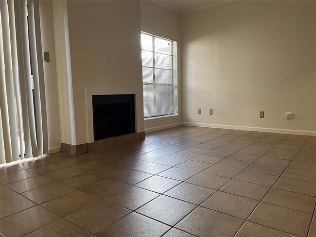 Foto del edificio - 9707 Richmond Ave.