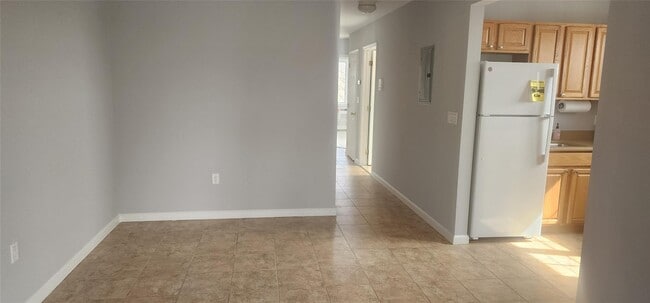 Building Photo - 66-39-66-79 79th Pl
