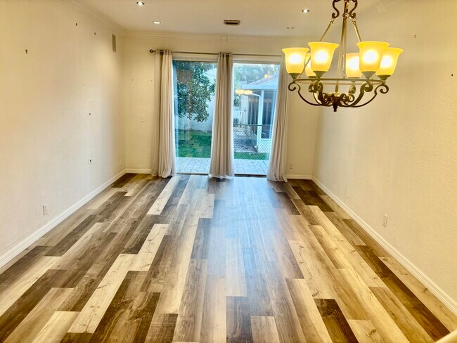 Foto del edificio - 5207 Eagle Cay Pl