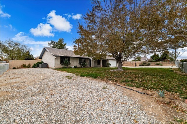 Building Photo - 17805 Walnut St