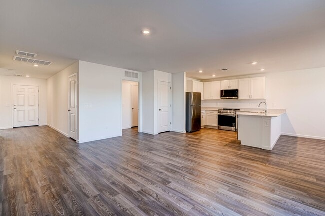 Foto del edificio - 3 bed, 2 bath - Brand New Point of Views subdivision