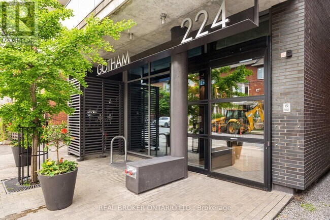 Building Photo - 224-1224 Lyon St. N