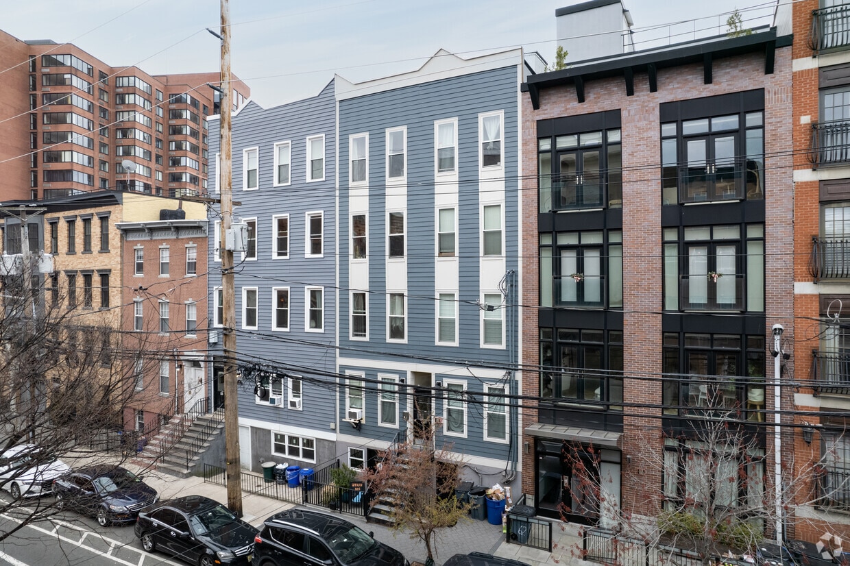 Primary Photo - 60 Madison St