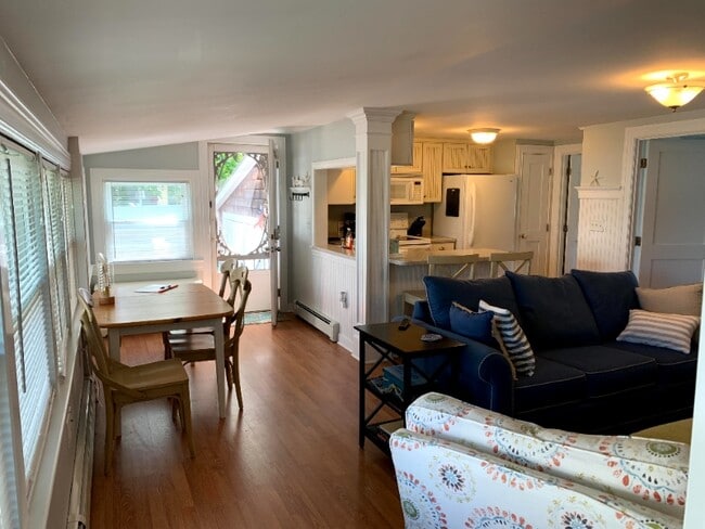 Building Photo - 8 Pine Tree Ave