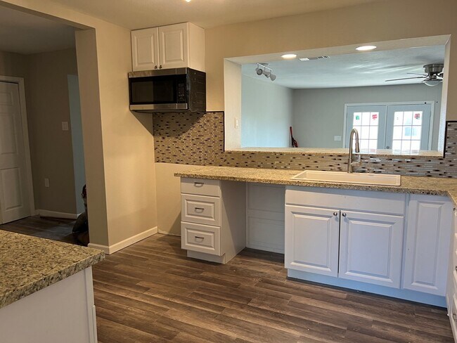 Foto del edificio - 4328 Conley Ave