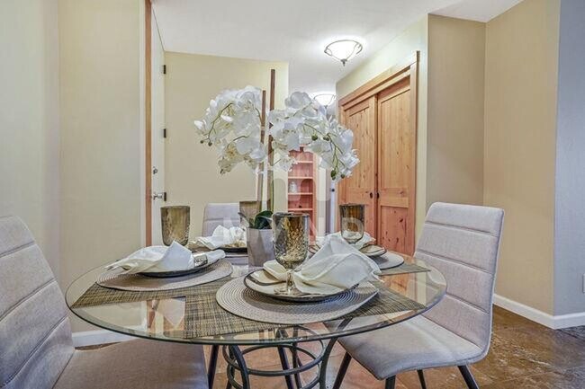 Foto del edificio - 808 Laurel Ave Apt 107