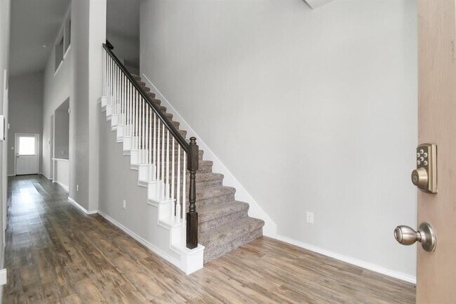 Building Photo - 20927 Iris Holly St