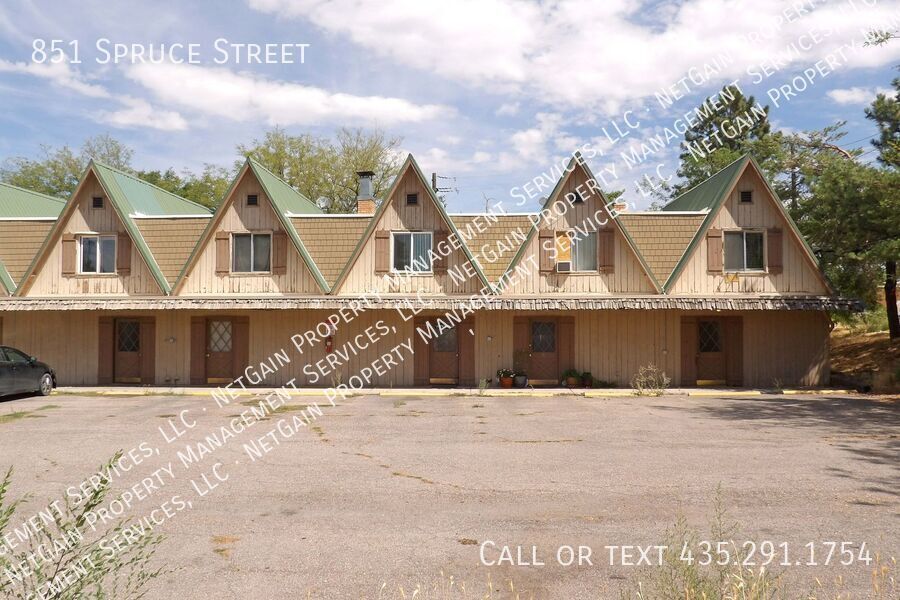 Primary Photo - 851 Spruce St