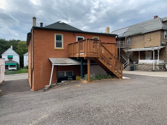 Building Photo - 116 Oak Hill Ave Ave