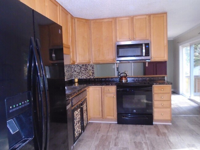 Building Photo - 4220 Bluewing Rd