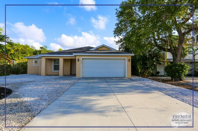 Foto del edificio - **NORTH NAPLES CUSP OF BONITA SPRINGS-HEAT...