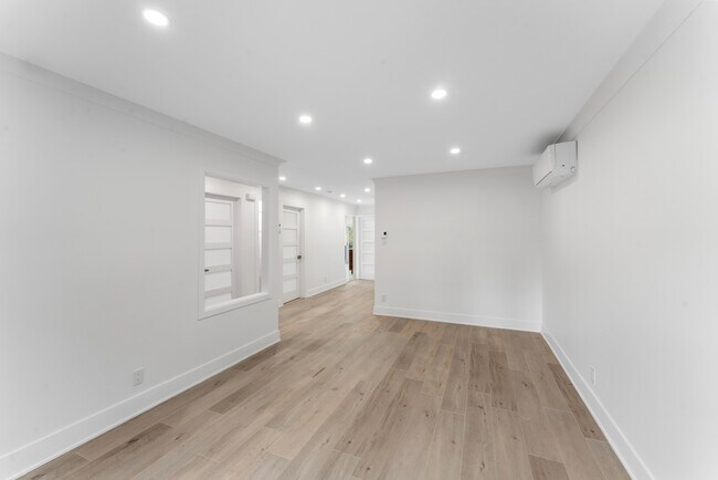 Living Room - 2630 Rue Modugno