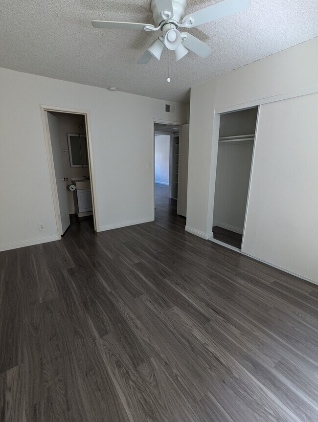 Building Photo - 383 N Prospero Dr