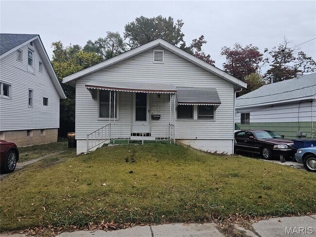 Foto del edificio - 8709 Alva Ave