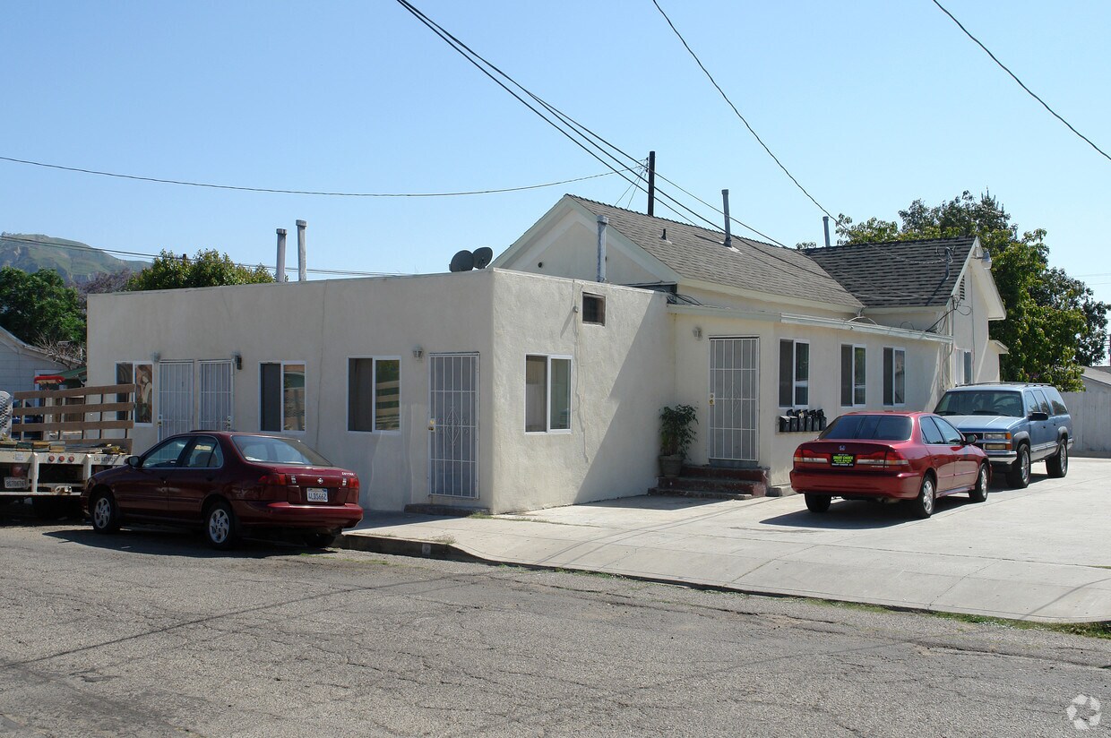 Building Photo - 1020 E Ventura St