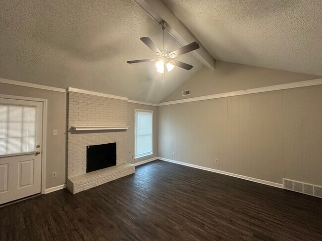 Building Photo - 6245 Skyview Cir