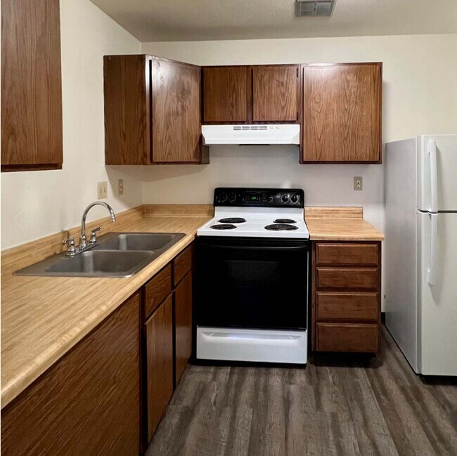 Foto del edificio - Heights Manor Apartments