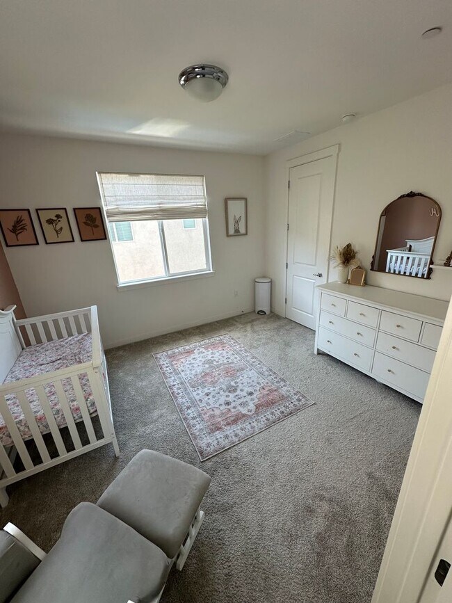 Building Photo - Beautiful 3 Bedroom 2.5 Bath Home for Rent...