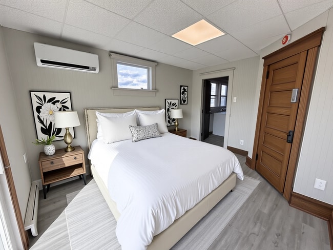 Building Photo - Remodeled 2BR in Kingston | Central A/C + In-Unit W/D + Parking | Pet Friendly