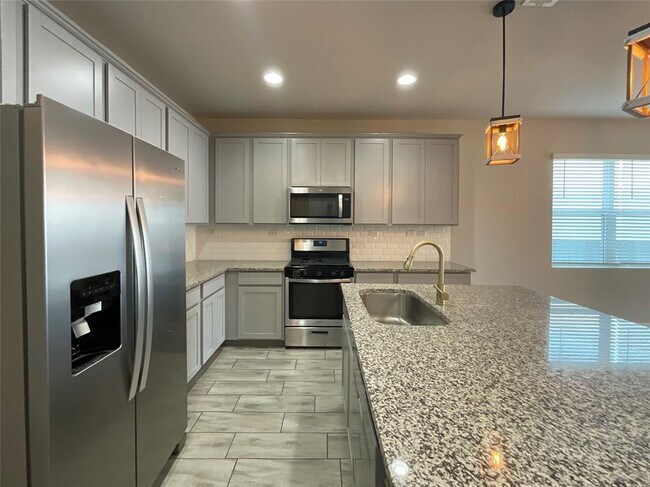 Building Photo - 117 Broken Oak Dr