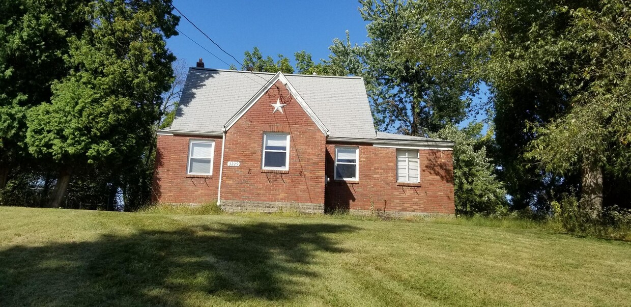 Primary Photo - 2 Bedroom House for rent in Hampton