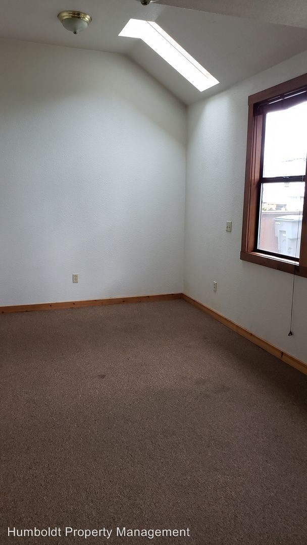 Building Photo - 5 br, 3 bath House - 1045 7th Street