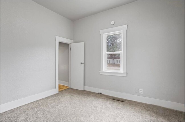 Main Bedroom - 724 15th Ave S