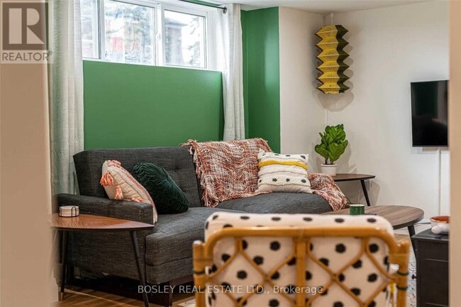 Building Photo - 7 Colfax St