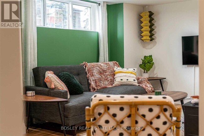 Photo du bâtiment - 7 Colfax St