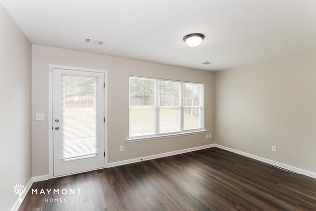 Building Photo - 514 Sebastian Dr