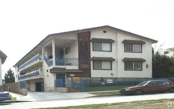 Primary Photo - 6050 La Prada St