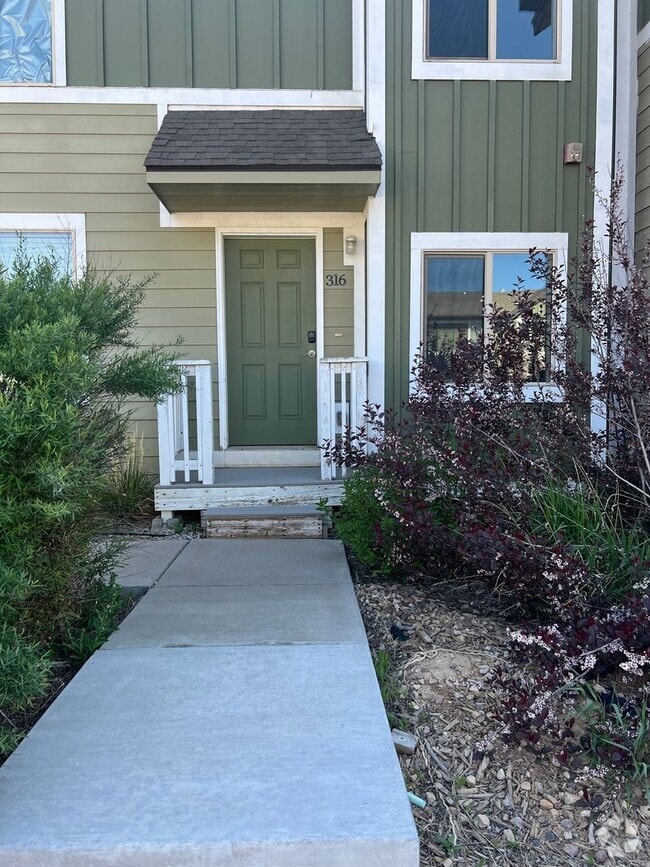 Building Photo - 316 Cheyenne Dr