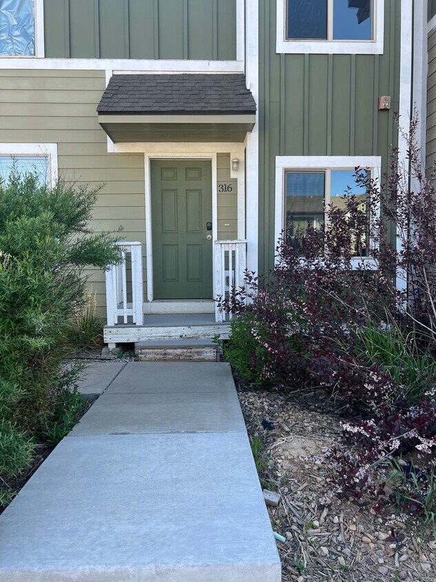 Foto principal - Newly Remodeled Townhome