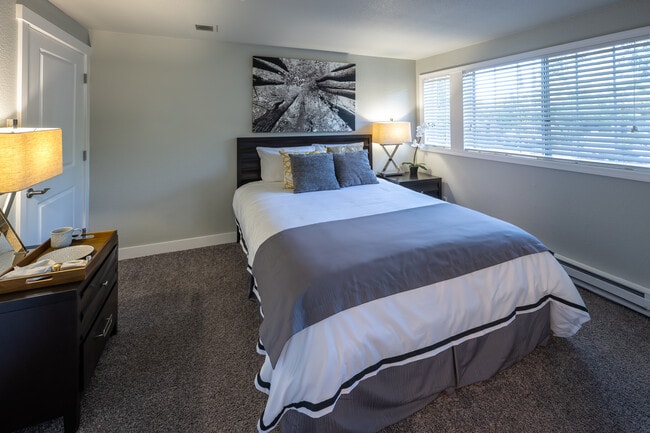 Building Photo - Overlook at Lakemont