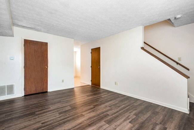 Interior Photo - Pinecrest Village -  SPECIAL PROMOTION