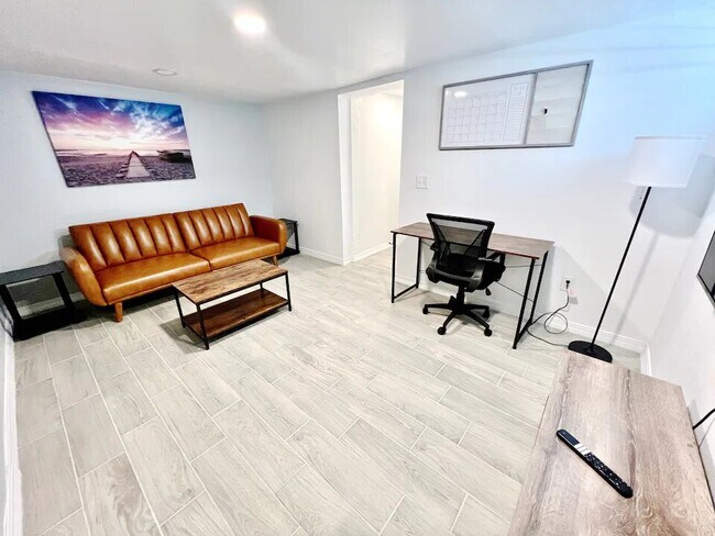 Sala de estar - 1111 N Stevens St