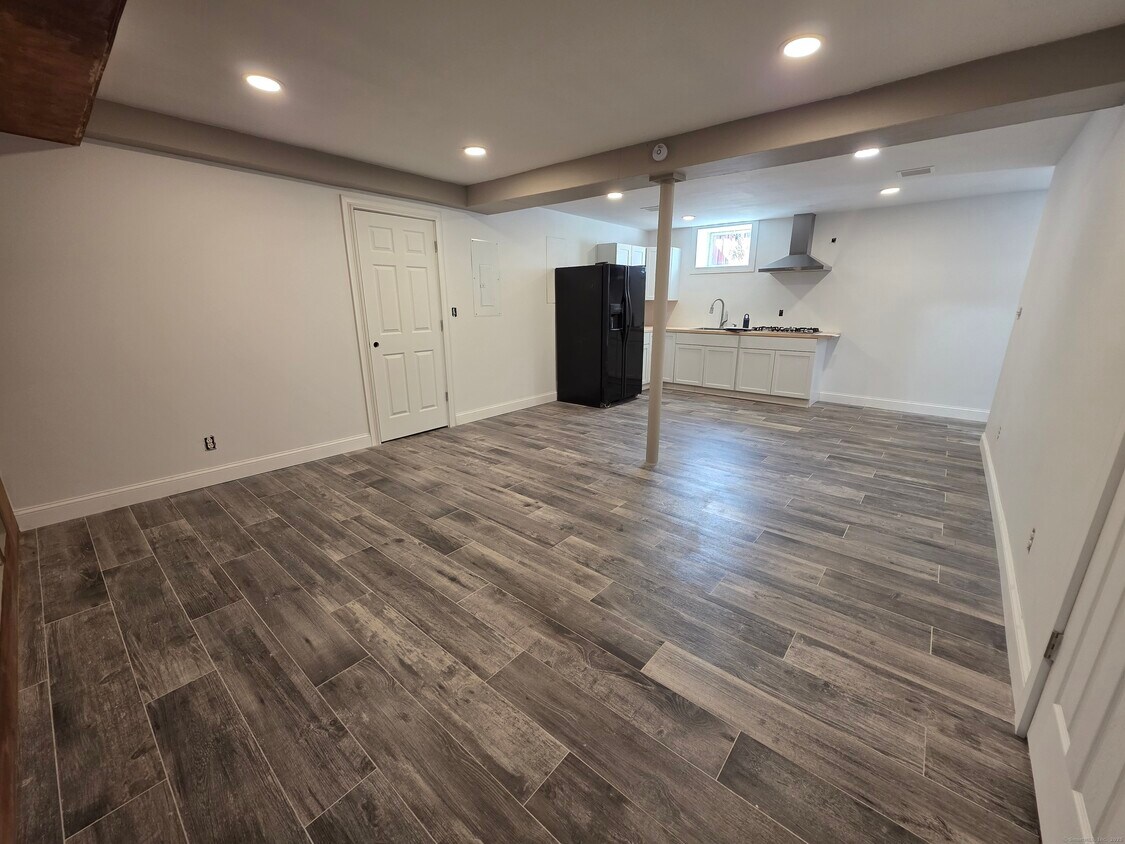 Foto principal - 1367 Reservoir Ave