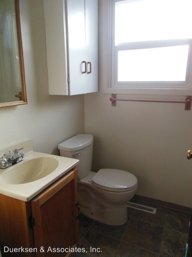 Building Photo - 2 br, 1 bath House - 1060 NW Polk