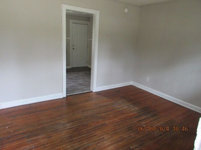Building Photo - Close to Downtown Sumter