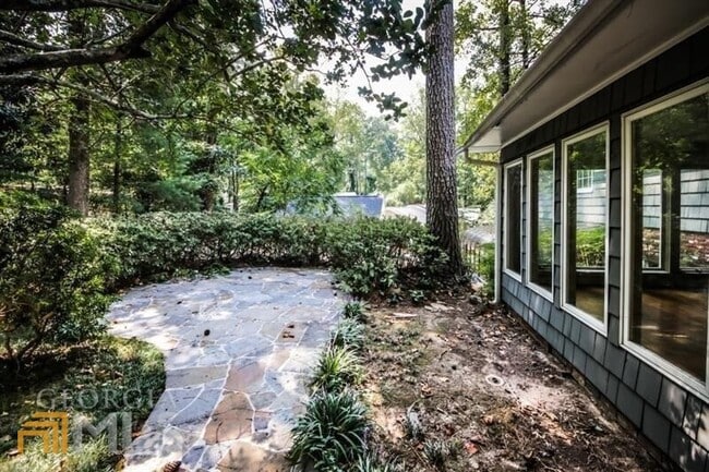 Building Photo - 3573 Old Ivy Ln NE