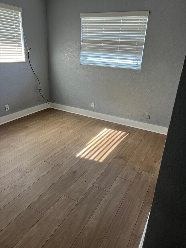 Foto del edificio - 5825 NW 22nd Ct