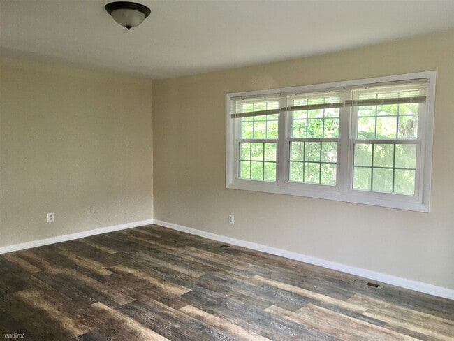 Building Photo - 3 br, 2 bath Townhome - 22 Rose Petal Ct