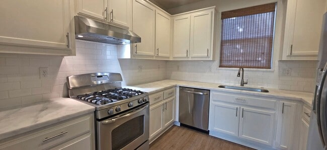 Building Photo - 845 Bronze Ln
