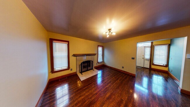 Foto del edificio - Beautiful Spacious Single-Family Home in Beaver Hills | 8-bed 3.5-bath