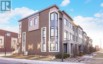 Building Photo - 206 Moneypenny Pl