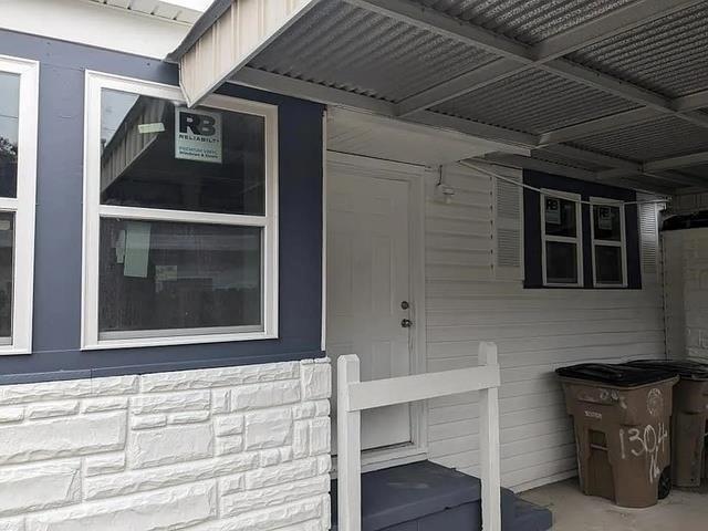 Foto del edificio - 1304 S Cloverleaf Cir