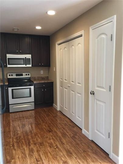 Building Photo - 232 Beals Chapel Rd