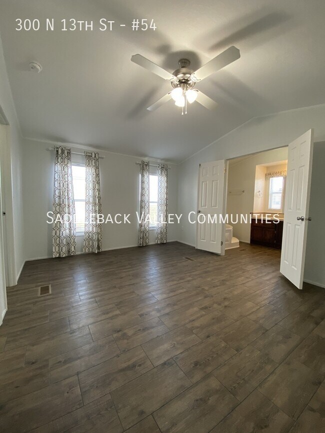 Building Photo - 300 N 13th St
